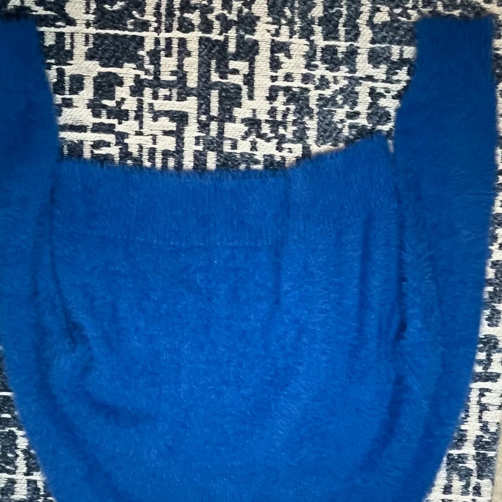 Blue sweater/large